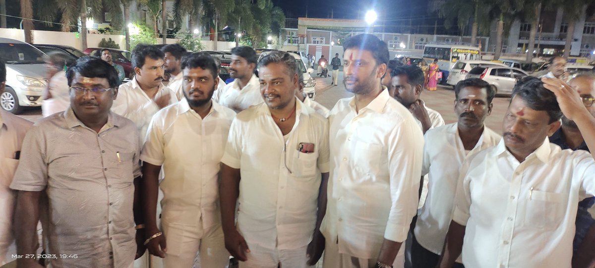 bjp4kanchi's tweet photo. இன்று காஞ்சிபுரம் மாவட்டம் இளைஞர் அணி தலைவர் திரு.@kanchigajbjp ஜி அவர்களின் திருமணத்திற்கு வருகை புரிந்த மாநில செயலாளர் திரு.@VinojBJP ஜி மாவட்ட தலைவர் திரு.KS.பாபு அவர்கள் மற்றும் மாவட்ட நிர்வாகிகள் 💐🙏
@annamalai_k @KaruNagarajan @BJP4TamilNadu @vivinbhaskaran @Senthil7055 https://t.co/Db8fTZ2sC3