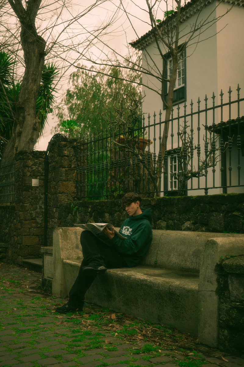 vouned's tweet photo. 24 horas para Mad Dreams 
Mañana a las 17:00 🇮🇨 / 18:00 🇪🇸 disponible en la web https://t.co/eH3Z5wbPXx