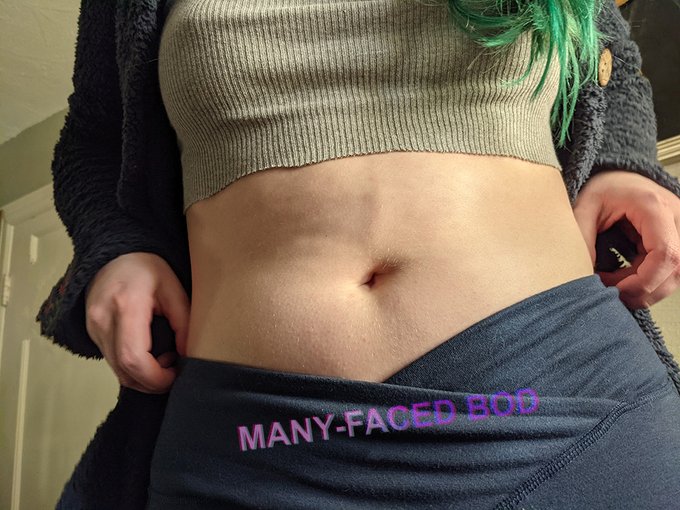 Indulging a little in the morning sun.   #belly #redhead https://t.co/rnNetYnRUv<a href="/tag/belly"class="tags">#belly</a><a href="/tag/redhead"class="tags"><span>#redhead</span></a>