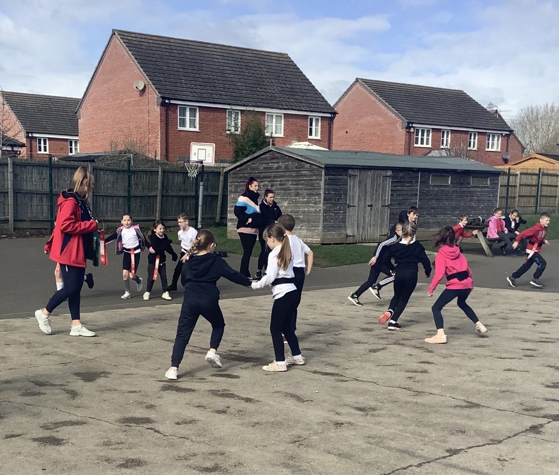 Accprimary's tweet photo. Year 3 and 4 have enjoyed learning new Tag Rugby skills in their session delivered by the Leicester Tigers today. @Melissa @MeltonBelvoir @Discoverytrust #ACCPE https://t.co/iqT5DRXml1