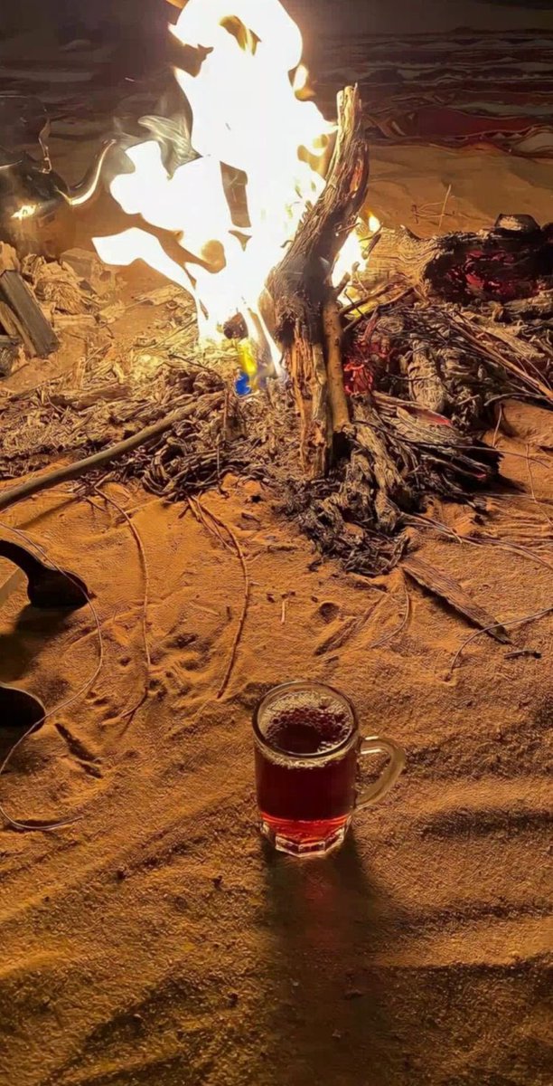 يازين من عقب المطر شبت النار
في خايعٍ ، ممطور ، محدن وطابه.