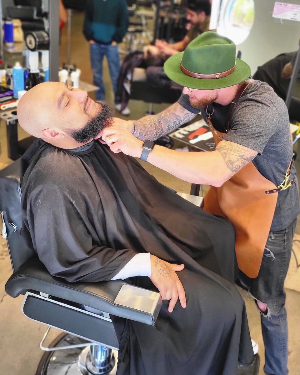 paulmitchellEB's tweet photo. Barbershop Goodness💈 

Created by @jbulla_sharp
.
.
.
#pmtseastbay #pmtslife #eastbay #haircut #barber https://t.co/5rJZHfgah9