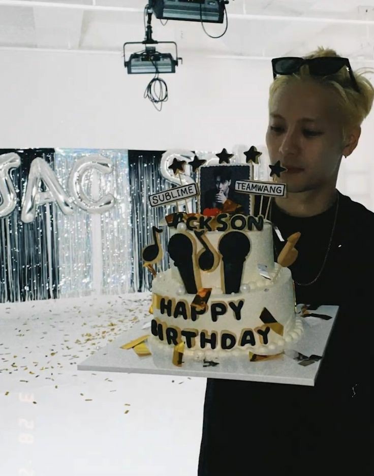 jjacksvn's tweet photo. happy birthday buat bias aku jackson wang, sksksk tahun ini udah 29 tahun aja jack. sehat selalu &amp; jadi moodboster aku yaa  

@JacksonWang852 #JacksonWang #jacksonwangday https://t.co/Ov5jvYFUuw