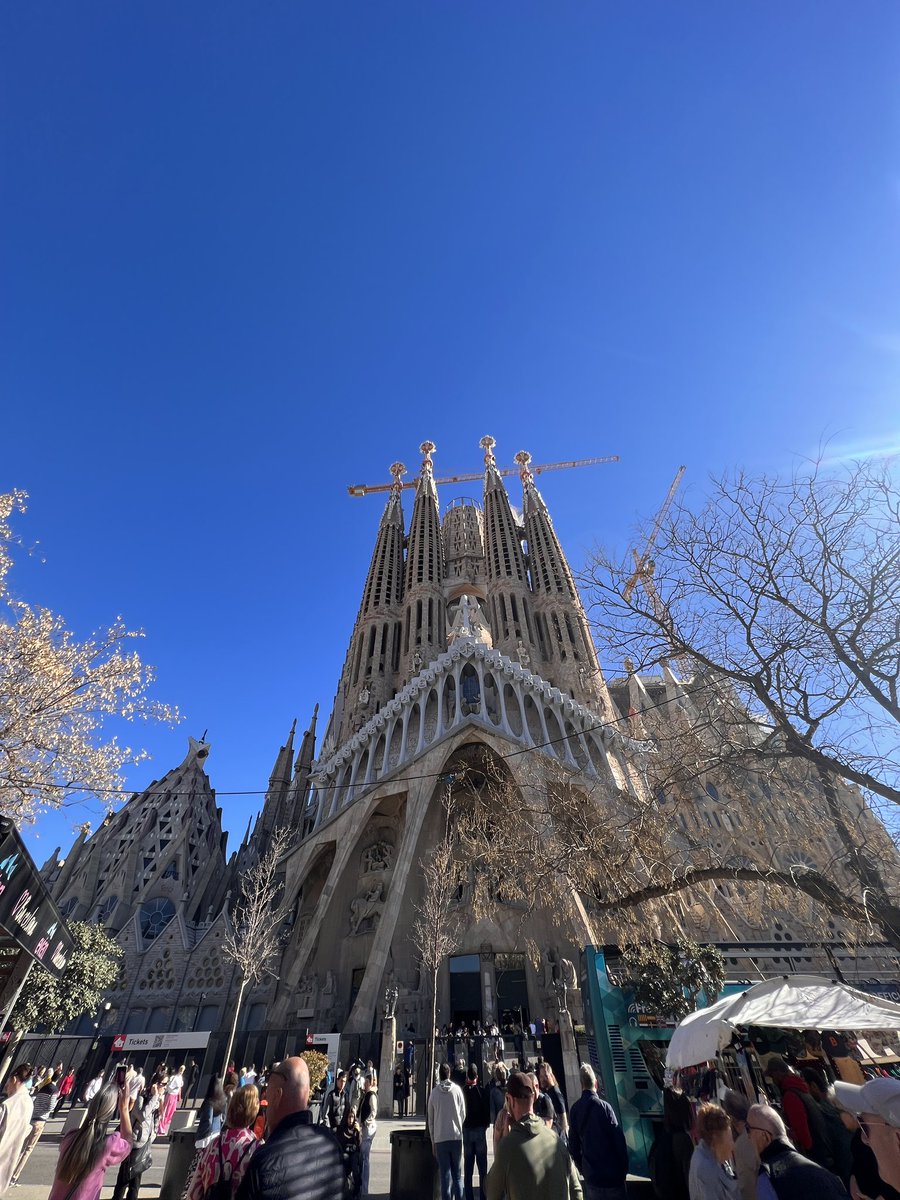 HBSpain's tweet photo. First stop today La Sagrada Familia. Construction on this church designed by A. Gaudí started in 1882 and is estimated to be completed in 2026 !! https://t.co/aF8vtZfS02