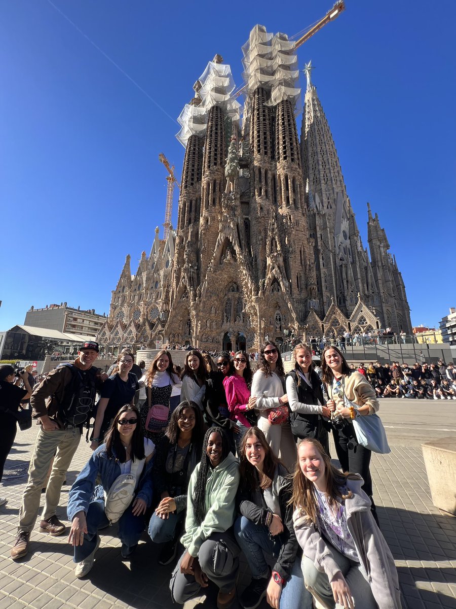 HBSpain's tweet photo. First stop today La Sagrada Familia. Construction on this church designed by A. Gaudí started in 1882 and is estimated to be completed in 2026 !! https://t.co/aF8vtZfS02