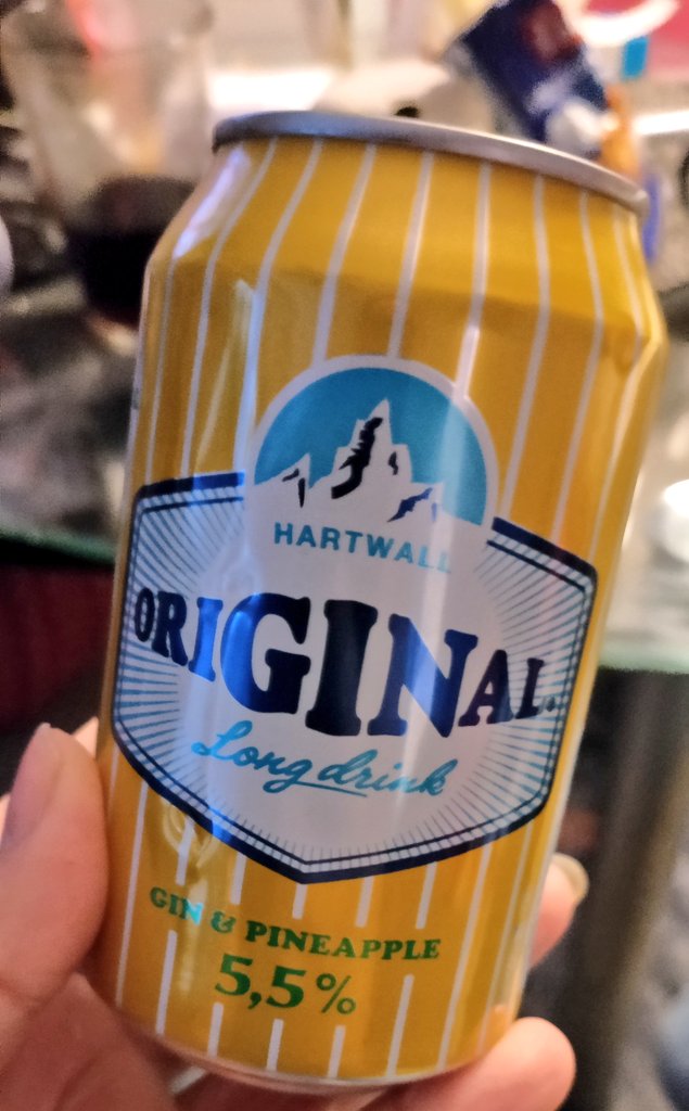 LeCirge's tweet photo. Koska tää autto perjantainakin, oli pakko hakea tänää töiden jälkeen taas yksi tähän iltaan, vaikkei Nordikselle asti päässytkään 🍍 #Lukko https://t.co/9DpxNOJuRC