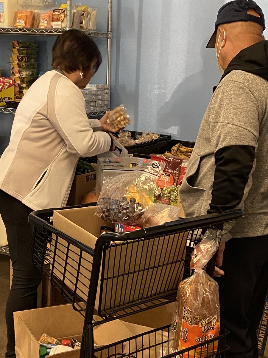 HHOVV's tweet photo. Busy Monday morning at the pantry.💙 

Pantry hours are Monday-Wednesday from 8:00 am – 12 pm. If you’re interested in our pantry programs and need more information please visit our website. https://t.co/oQasii5psg

#hhovv #wearesohappyyouarehere #helpingseniors #nevadacommunity https://t.co/GUrn5RoaIK