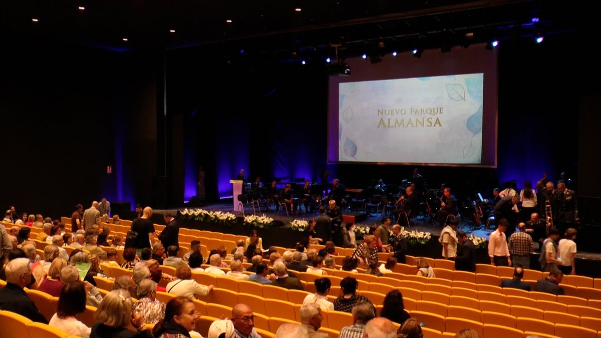 📺 A las 20.00 horas SIN COMENTARIOS en Canal 1 Mar Menor-TP y tuwebtv.es/directo.php con los actos inaugurales del Nuevo Parque Almansa de San Javier

👉 Busca nuestra emisión en HD en tu televisión!!!