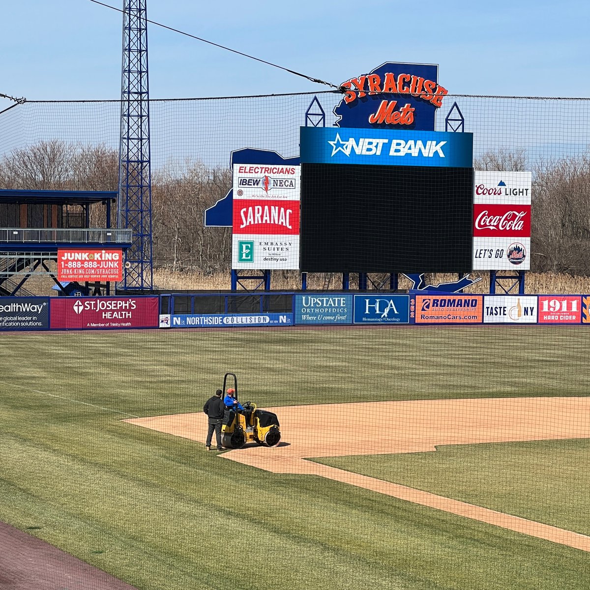 SyracuseMets's tweet photo. Opening day is just 7️⃣ days away and we are getting this place shipshape!
#LGMG #LetsGoMetsGo
Got your tickets yet? https://t.co/AcbMkeuLh1 https://t.co/V88l14VxfM