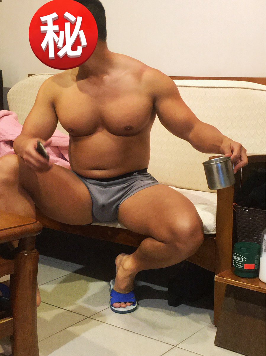 MIHOLOVER1's tweet photo. 聽說睡前喝熱牛奶比較好入眠🥛
#工作越忙肚子越大 https://t.co/rdjvxsB1S2
