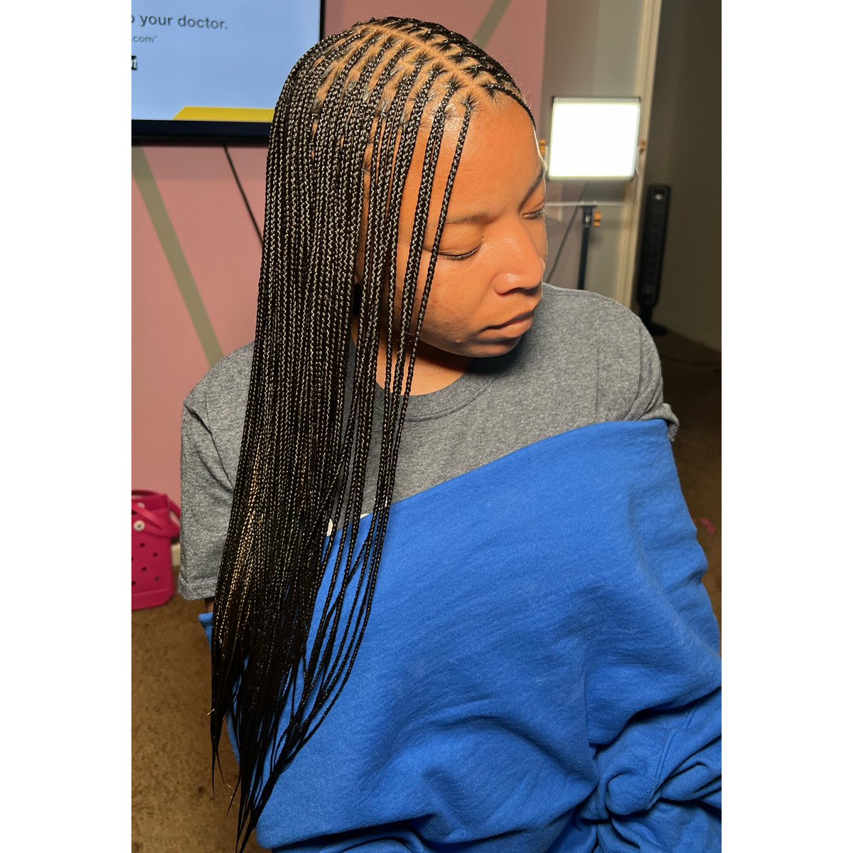 StylesByYeezy's tweet photo. Small knotless waist length (soft textured hair) https://t.co/pYNOHPHbv2