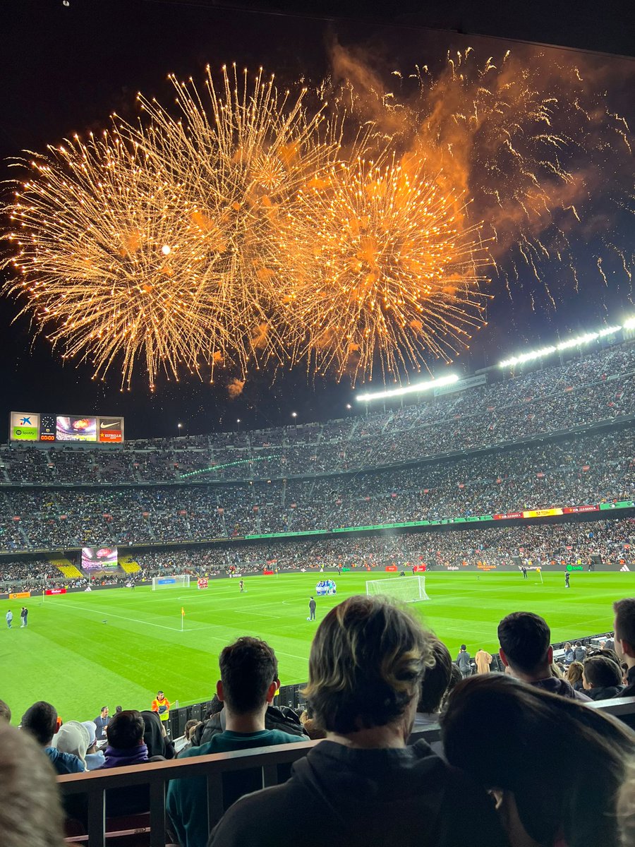 sergi_menchen's tweet photo. Finals de la @KingsLeague al Camp Nou . 
#KingsLeague https://t.co/2FcKXW7wZ3