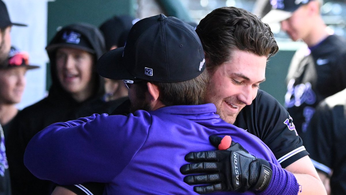 UEAthleticsBASE's tweet photo. Congratulations to @ericroberts1_ on earning MVC Player of the Week honors!

Four 💣... a 1.111 slugging percentage ... two more stolen bases ... the man does it all!

📰 https://t.co/PC1hKs8AdE
⚾ #ForTheAces x #GUAC 🥑 https://t.co/6wkdjxusuH