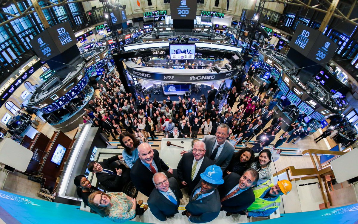 NYSE's tweet photo. History in the making. @ConEdison is the longest listed company currently on the NYSE.

We celebrate the 200 years of Con Edison powering the lives, businesses, and innovations of the people they serve. (NYSE: $ED) #Powering200 https://t.co/uhsBXpOsoE