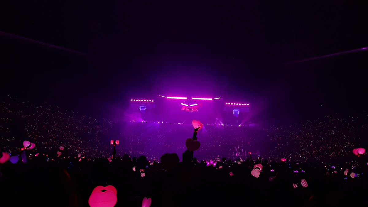 ArizzTiel's tweet photo. Another worth the wait concert of @BLACKPINK  THANK YOU SO MUCH GIRLS! HOPE TO MEET YOU AGAIN ON A GREATER SEAT HUHU. ILY! 🖤💖 

#BLACKPINK
#BLACKPINKMANILA_BULACAN 
#BLACKPINKMANILA_BULACAND2 https://t.co/RMZ6Oq2Fqz