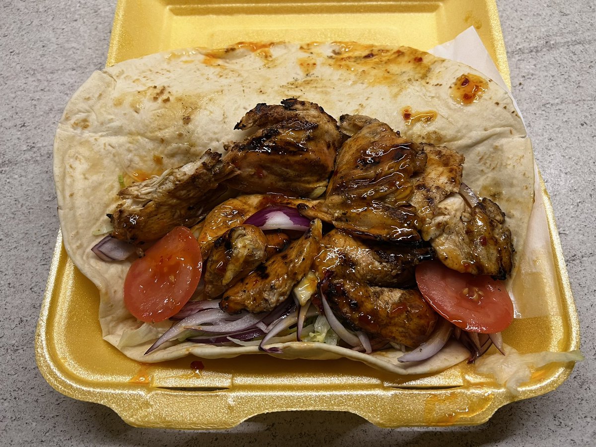 kebaboftheweek's tweet photo. Large chicken on naam from my favourite kebab shop. Saying that, I’ve had larger but a solid 7/10 #kebaboftheweek #pizzarios https://t.co/NdotiVUdXH