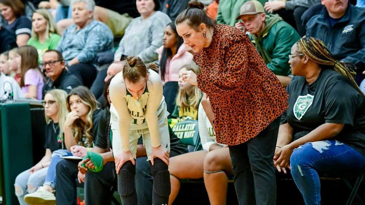 sports_bk's tweet photo. Introducing the 2023 All-Sumner County girls basketball team: 

Player of the Year: @rileylong2023
Defensive Player of the Year: @AreyaRice 
Coach of the Year: Greta Parker
Team of the Year: @Lady_WaveBball 

Our 22-player team: https://t.co/MLu8pAIFXh https://t.co/3yClgX29Gg