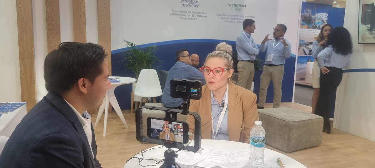 mediaglobal01's tweet photo. Lo que se vive en el @TianguisTurisMX con nuestros clientes dando a conocer sus proyectos a los medios de comunicación https://t.co/29zgeE9GsN