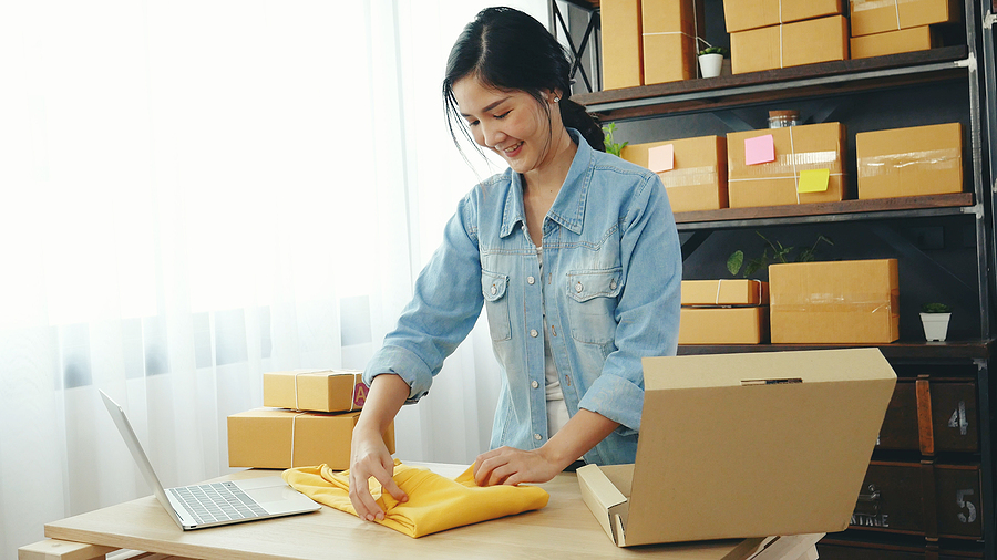 Every season, designers create new styles and trends in the fashion industry. Unfortunately, with every new trend also comes the inevitable copycats. But you can protect your #IntellectualProperty rights with #IP protection options. 
 tiny-link.io/2xyv1MAOuWM9TY…