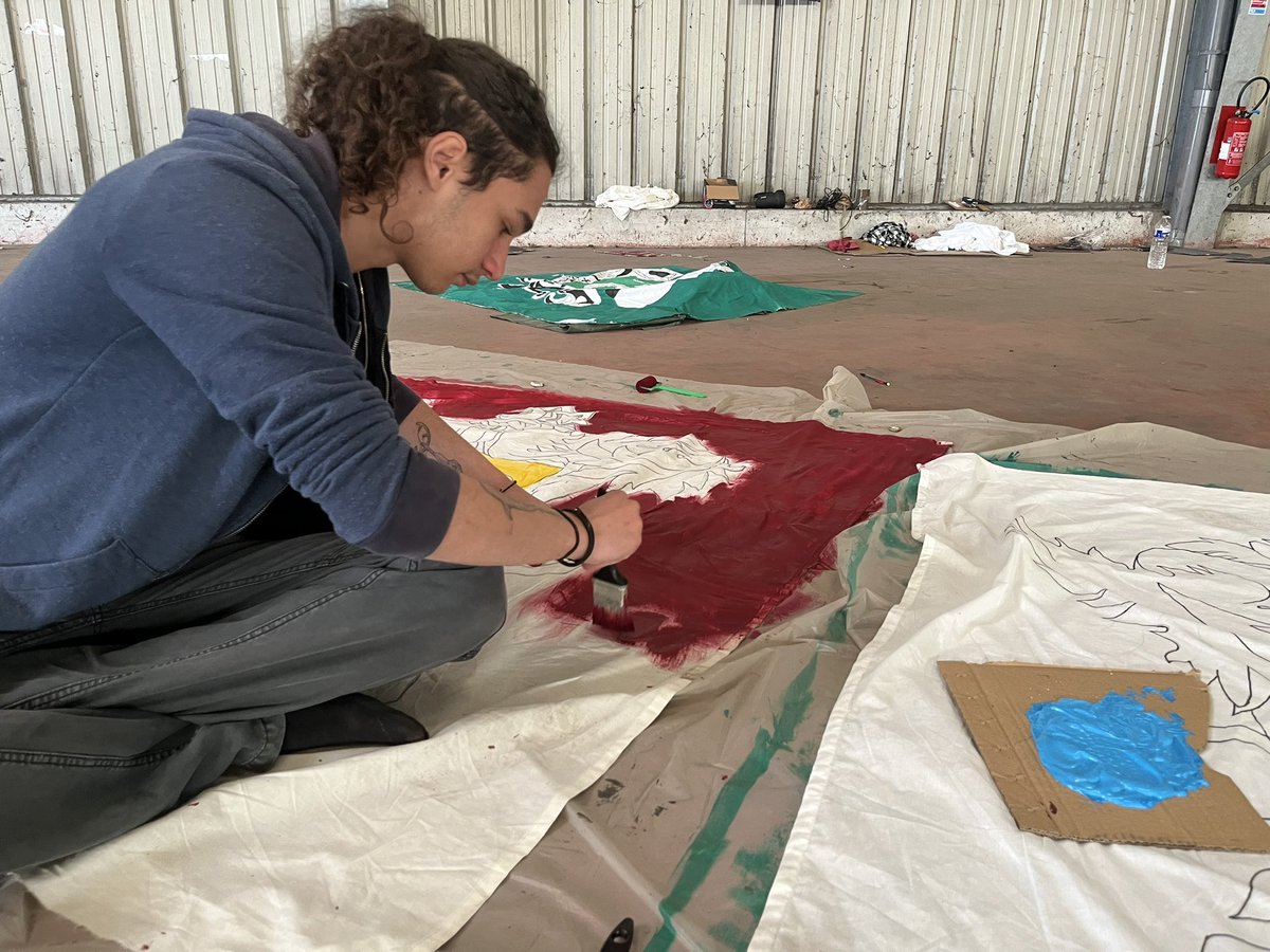 L’heure de monter les chars 🤩

J-3 avant le <a href="/CarnavalCaen/">Carnaval Étudiant de Caen</a>, les étudiants sont en pleine préparation ! #carnavaletudiantcaen #caen