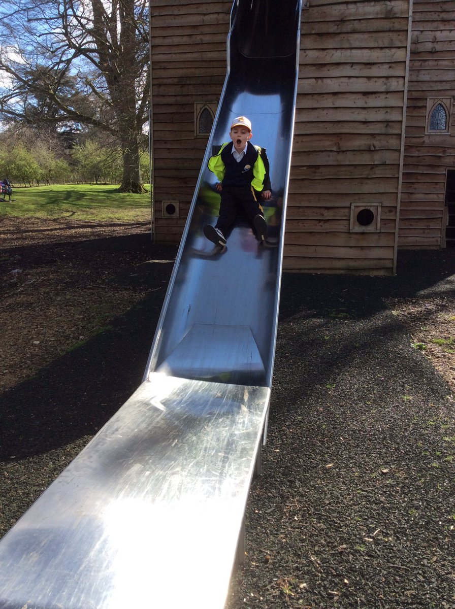 SPMVElm's tweet photo. 🏰What a beautiful day to explore Sudeley Castle! Elm Class made us proud today with their enthusiastic attitudes and good manners. 🏰 https://t.co/zuLhYOIUL8