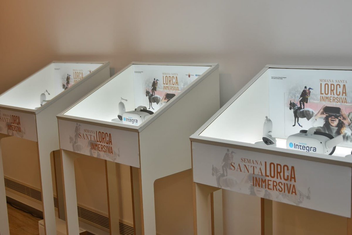 PasoBlanco_3's tweet photo. 🥽 Está tarde hemos asistido a la presentación de “Semana Santa de Lorca inmersiva” una visión diferente de la Semana Santa a través de gafas de realidad virtual. https://t.co/IP1mqeiGfj