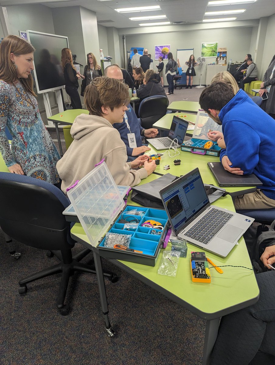 Nina Calarco tweet media