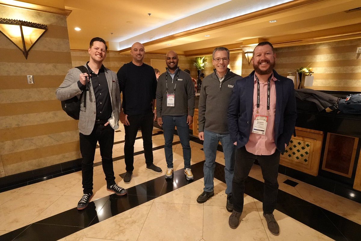 bold_commerce's tweet photo. Boldly going where no commerce team has gone before! πποΈ Meet the @bold_commerce team at @shoptalk β‘οΈ https://t.co/Vtm3u6rDHX
#shoptalk2023 #shoptalk #LasVegas #checkoutwithoutlimits https://t.co/HMvYTvdPmz