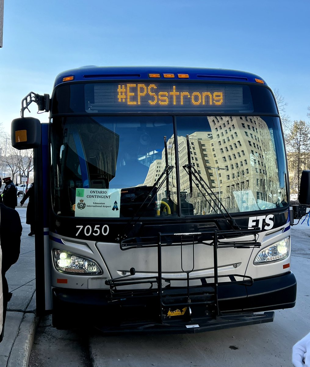 In Edmonton today to honour <a href="/edmontonpolice/">Edmonton Police</a> fallen officers - Cst. Brett Ryan &amp; Travis Jordan #heroesinlifenotdeath 💙
