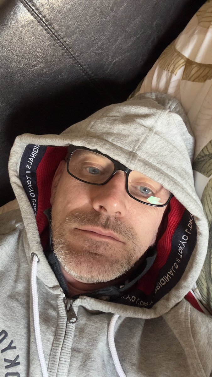 ShaunAshmore2's tweet image. Evening everyone thanks for all the good wishes earlier. Just picked a sickness bug up over the weekend and it’s floored me today😢 gonna spend a quiet evening in bed to be better for tomorrow ❤️. #hatebeingsick #tired #sicknessbug