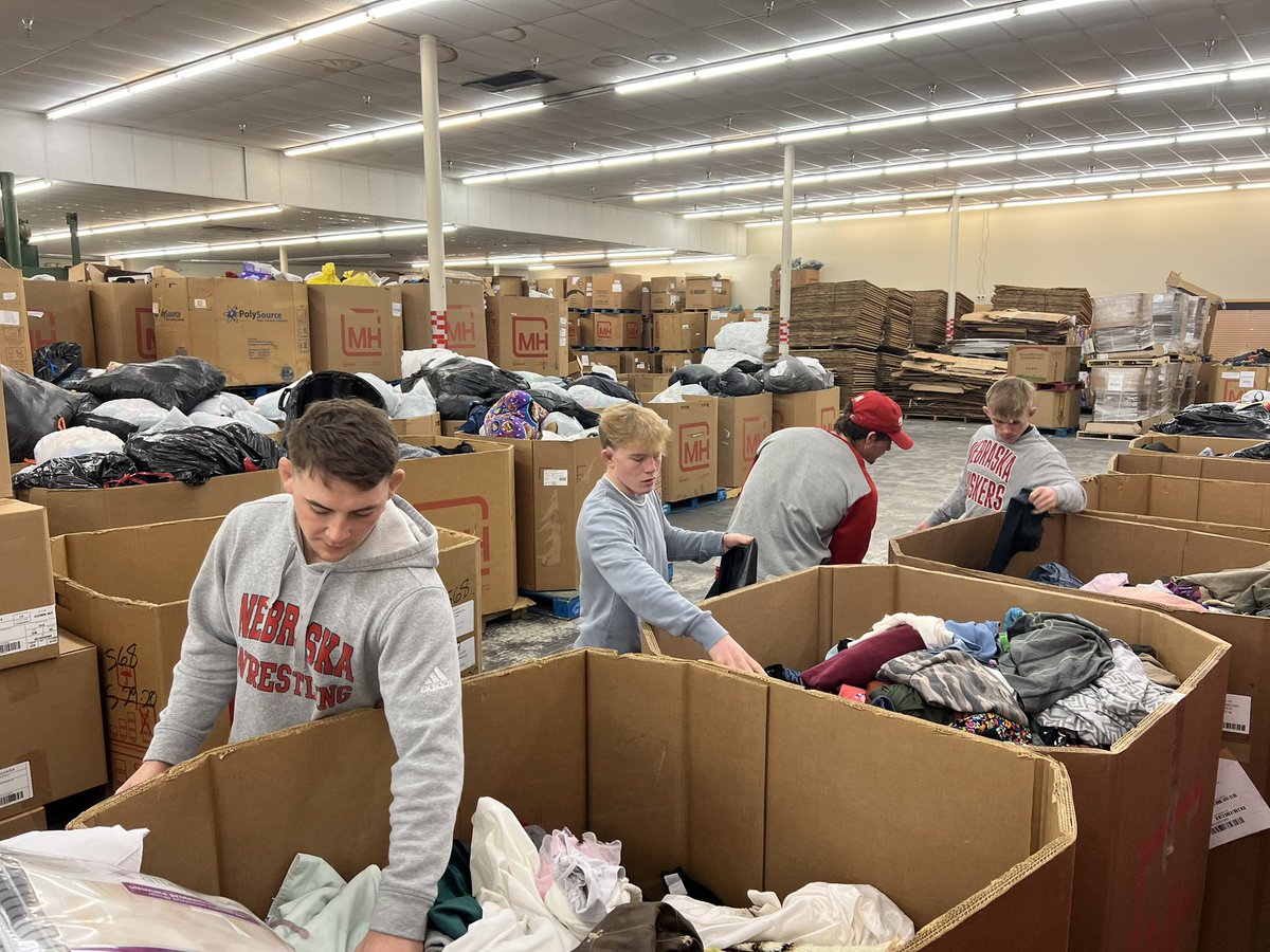 NULifeSkills's tweet photo. On the mat.  In the warehouse. 

These guys get after it!

@PCMLincoln https://t.co/gfUmG6FHhi