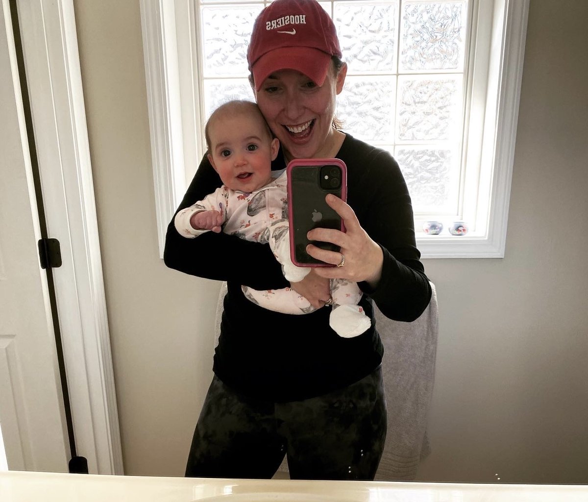 Hi Twitter. At the end of last year, I started part-time #freelancing so I could stay home with my baby. If you’re looking for a PR/content strategist, or #freelancewriter, hit me up! Here's a photo of me w/ my most demanding client👶Website here: haleyadamsraymond.com