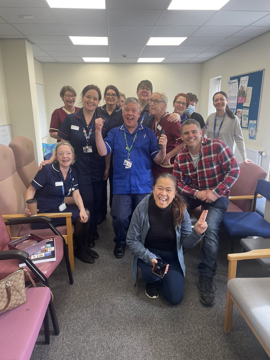 SianieD83's tweet photo. Congratulations to John who retired today. Thank you for all your support and dedication to critical care/ITAPS education over the years 🤩 @LGHcriticalcare @AicuLri @glenfield_aicu @TeamItaps @JasonHofN @JudeB86 @SharonWICU https://t.co/K4cAngFRGG