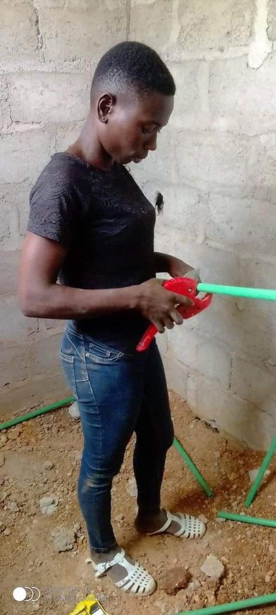 ❤️COUP DE COEUR 

ABENGOUROUl90🇨🇮

◻️Elle s'appelle NINA SIGNO et elle travaille pour gagner sa vie.🫶👏

Nina signo est une brave jeune fille résidant à Abengourou. N’ayant pas voulu compter sur sa beauté et vivre aux dépends des h0mmes, elle s’est convertie au métier de