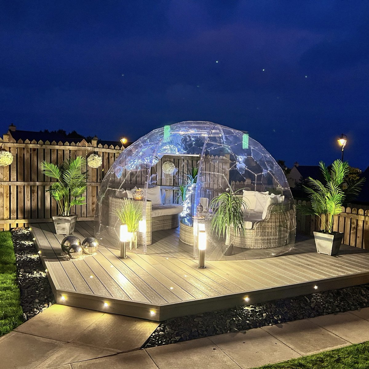 GeoDomeXUK's tweet photo. 🌓Day to night, the same set up, but two totally different experiences!

Which would you prefer?

#geodomex #geodesicdome #geodome #gardenpod #gardendome #diygardendecor #gardenfurnituredesign #domelife #gardenfurnitures #gardeninspirations #insideoutsideliving #outsideliving https://t.co/cgTDFbc2qp