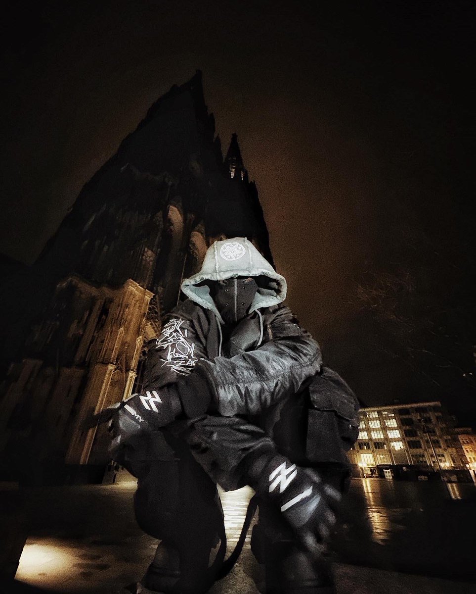 bloody_osiris's tweet photo. On My Way 2 Church ⛪️ https://t.co/pbMKNYZ7w8