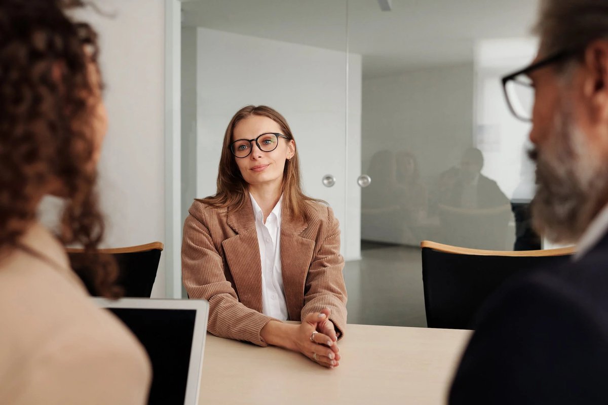 JobsHQ's tweet photo. Here're some vital tips to help you get your dream job: 
* Sign up to jobsHQ job alerts.
* Research companies.
* Tailor your resume and cover letter to match the job descriptions.
* Network with the right people.
* Prepare for any job interviews.
* Follow up after an interview. https://t.co/H58eUhPZJq