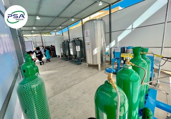 PsaOxigenos's tweet photo. ✴️ El oxígeno medicinal debe  almacenarse a una temperatura de entre -20 °C y +65 °C. , en posición vertical, excepto las que tienen la parte trasera convexa; estas se tendrán que almacenarse en posición horizontal o en un contenedor. Contáctanos 981 890 076 #PlantasDeOxigeno https://t.co/fFF9PYqFqi