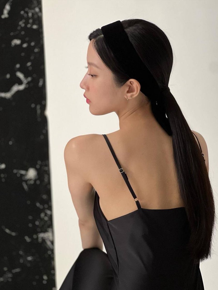 ᅟ
💖— particularmente adoro participar de comerciais, hoje foi dia das minhas fotos em parceria com a Dinto Cosmetic. Esse é um pouco de como foi o ensaio de hoje e fico apaixonada no conceito clean da marca. Ansiosa para os resultados. 
ᅟ