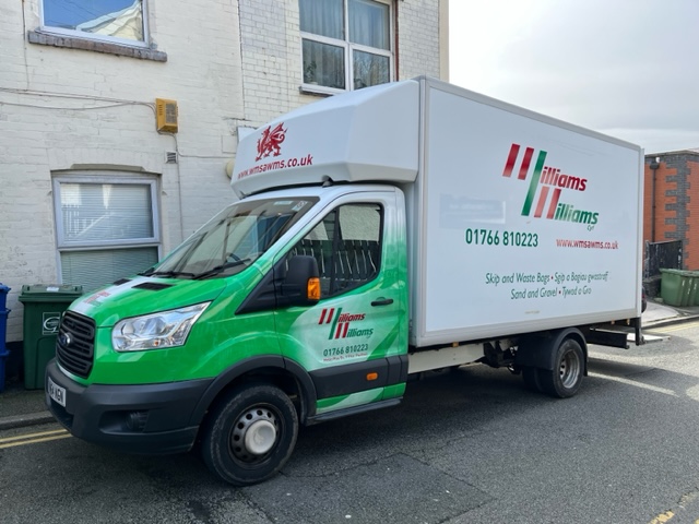 air_ambulance's tweet photo. We'd like to thank Williams &amp; Williams for their help in disposing of some waste items at our Caernarfon Hub last week.

We are very grateful for their service.

https://t.co/68ShPEejI3 https://t.co/Mq88fdM8lJ