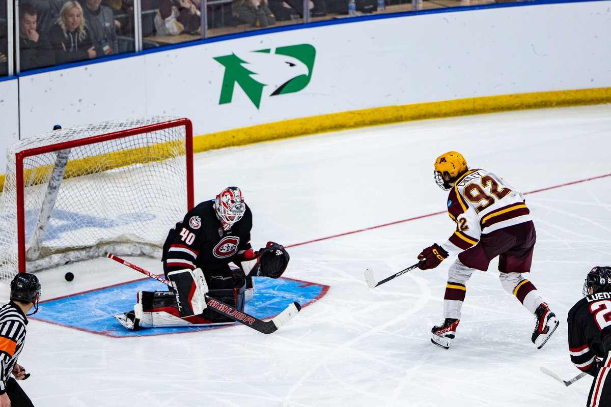 Logan Cooley is on an absolute heater 🔥

Over his 𝟏𝟓 𝐠𝐚𝐦𝐞 𝐩𝐨𝐢𝐧𝐭 𝐬𝐭𝐫𝐞𝐚𝐤:
9 Goals
21 Assists
6 Straight multi-point games (still active)

57 points in 37 games. #Cooley4Hobey
🗳: z.umn.edu/MN-Hobey-Vote