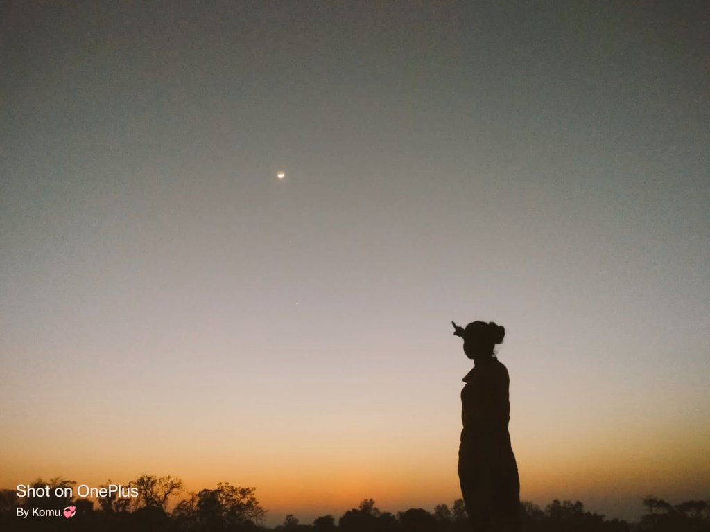 कह दो उनसे......❤❤        
     कि मेरी जमींन
          तुमसे गेहरी हैं याद रखो 
                मेरा आसमान भी
                      तुमसे ऊंचा होगा  <a href="/Shubham37899853/">Adv Shubham Gupta</a> 
#2023