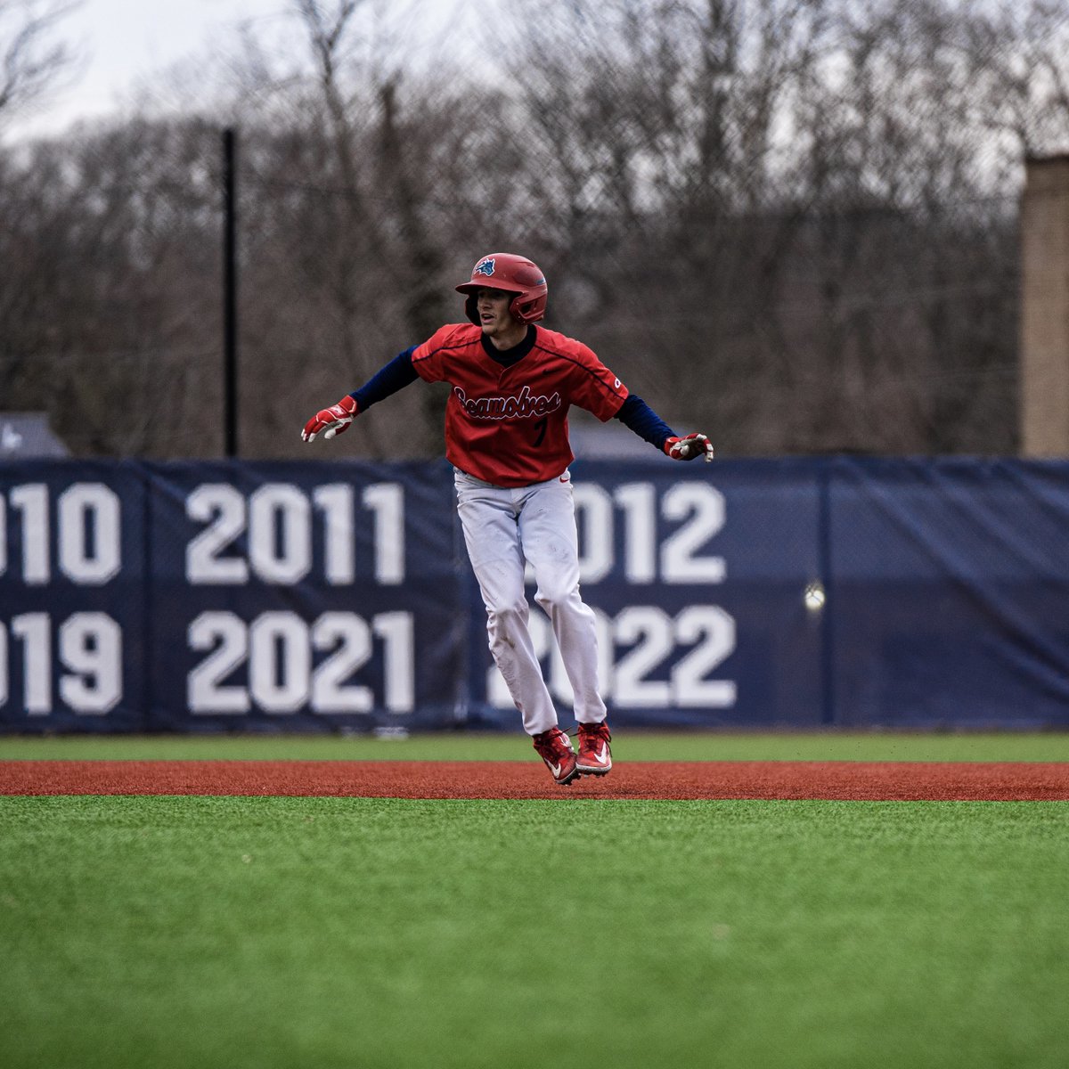 Stony Brook Baseball (@stonybrookbase) on Twitter photo ๐๐๐ ๐๐๐๐ ๐๐๐๐๐๐, <a href="/evfox7/">Evan Fox</a> ๐
โญ๏ธ Leads <a href="/CAASports/">Coastal Athletic Association</a> with 17 stolen bases
โญ๏ธ 6th in <a href="/NCAABaseball/">NCAA Baseball</a> with 0.85 stolen bases per game
โญ๏ธ 33 game on-base streak dating back to 2022
๐๐บ x #NCAABaseball ๐๐๐ ๐๐๐๐ ๐๐๐๐๐๐, <a href="/evfox7/">Evan Fox</a> ๐
โญ๏ธ Leads <a href="/CAASports/">Coastal Athletic Association</a> with 17 stolen bases
โญ๏ธ 6th in <a href="/NCAABaseball/">NCAA Baseball</a> with 0.85 stolen bases per game
โญ๏ธ 33 game on-base streak dating back to 2022
๐๐บ x #NCAABaseball