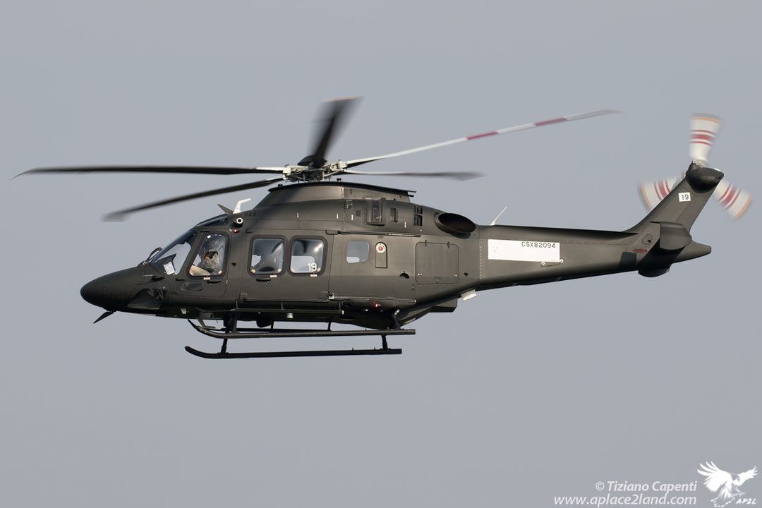 aplace2land's tweet photo. Third AW169B for Austrian Armed Forces (Bundesheer)!
CSX82094 AW169B LUH c/n 72019
#aw169b #aw169 #aw169helicopter #aw169family #aw169mLUH #bundesheer #austrianarmy #elicottero #helicopters #helicopter #helicopterpilot #helicopterphotography #vergiate #agustawestland #agusta #a https://t.co/I1O5DfVztS