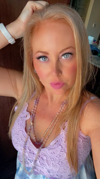 Exciting news ! My Onlyfans is now FREE https://t.co/HhbHl9K6BY https://t.co/pvAgLkMw5M