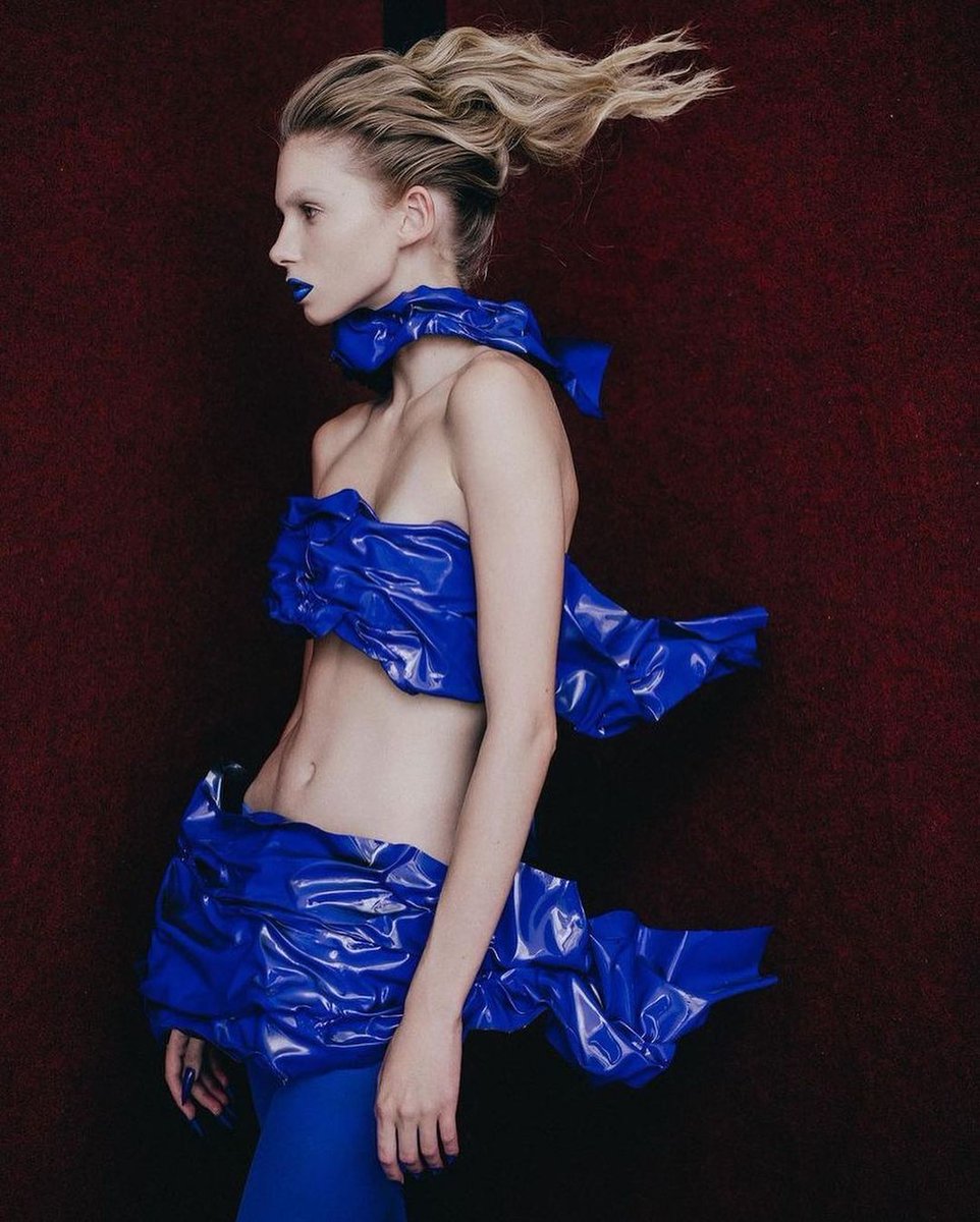 KNXT____'s tweet image. How amazing are these designs by Franciskus Raymond Halim? #fashion #emergingdesigner #luxuryfashion