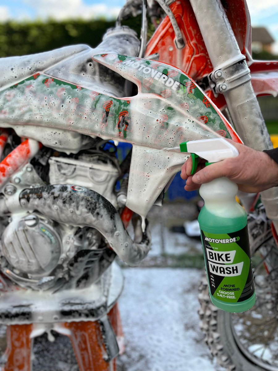 This is more than just a bike wash. Happy @motoverde Mondays people!! 🧽🫧

#projectracing | #motoverde | #saltfree | #motoverdemonday