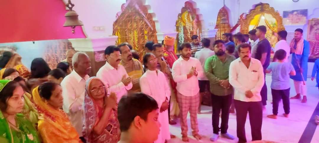 BiswalSouvic's tweet photo. ଶ୍ରଦ୍ଧାଳୁ, ଜନସାଧାରଣ, ଯୁବ ଓ ବରିଷ୍ଠ ନେତୃମଣ୍ଡଳୀ ତଥା ‌କର୍ମକର୍ତ୍ତା ମାନଙ୍କୁ ମୋର ଆନ୍ତରିକ ଶୁଭେଚ୍ଛା ଜ୍ଞାପନ ସହ ଅଶେଷ ଧନ୍ୟବାଦ୍ ଜଣାଉଛି। ଜଗତଜନନୀ ମା'ଙ୍କ ନିକଟେ ସମସ୍ତଙ୍କ ମଙ୍ଗଳମୟ ଓ ନିରାମୟ ଜୀବନ ପାଇଁ ବିନମ୍ର ପ୍ରାର୍ଥନା କରୁଛି।🙏

#MaaChampadei 👏 #Malisahi 💐 #Ranihat #Cuttack https://t.co/PugbJMgemt