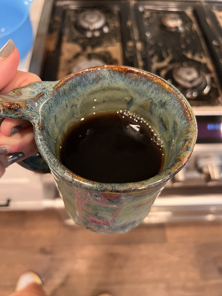 leaglundy's tweet photo. Least favorite chore. But…glad to have @ChefGruel’s awesome paste and a fresh pot of coffee with which to tackle it. Above all, glad to have this stove! #gasrules https://t.co/joAvOd50JP