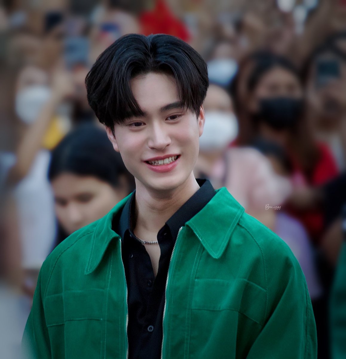 VThTngVi8's tweet photo. 2 anh này có phải là 1 không ạh 😀🥲🥲 #GmmtvOuting2023 https://t.co/WBxKjYyqpD